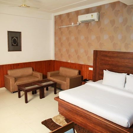 Red Apple Hotel Sangrur Kültér fotó
